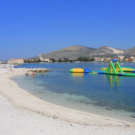 Πανσιόν By The Sea - 15155