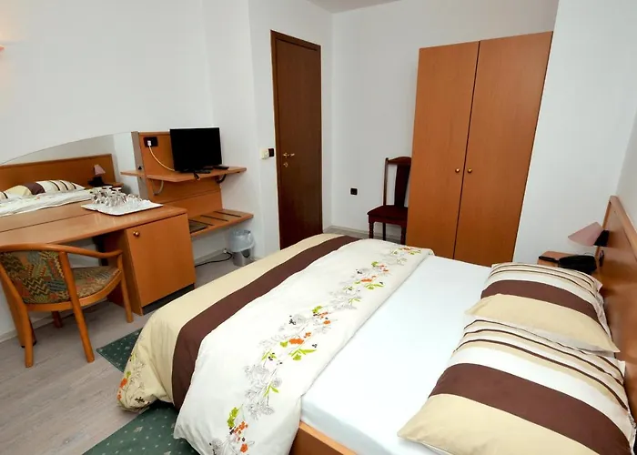 By The Sea - 15155 3* Τρογκίρ